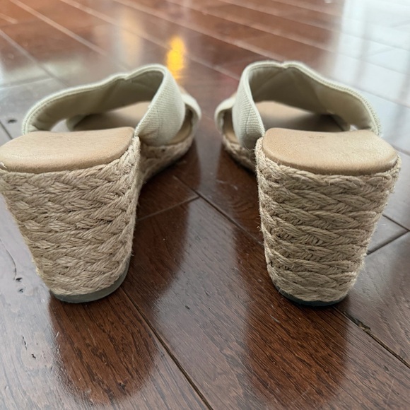 Tommy Bahama Cream Crisscross Espadrille Wedge Slides - Picture 3 of 7